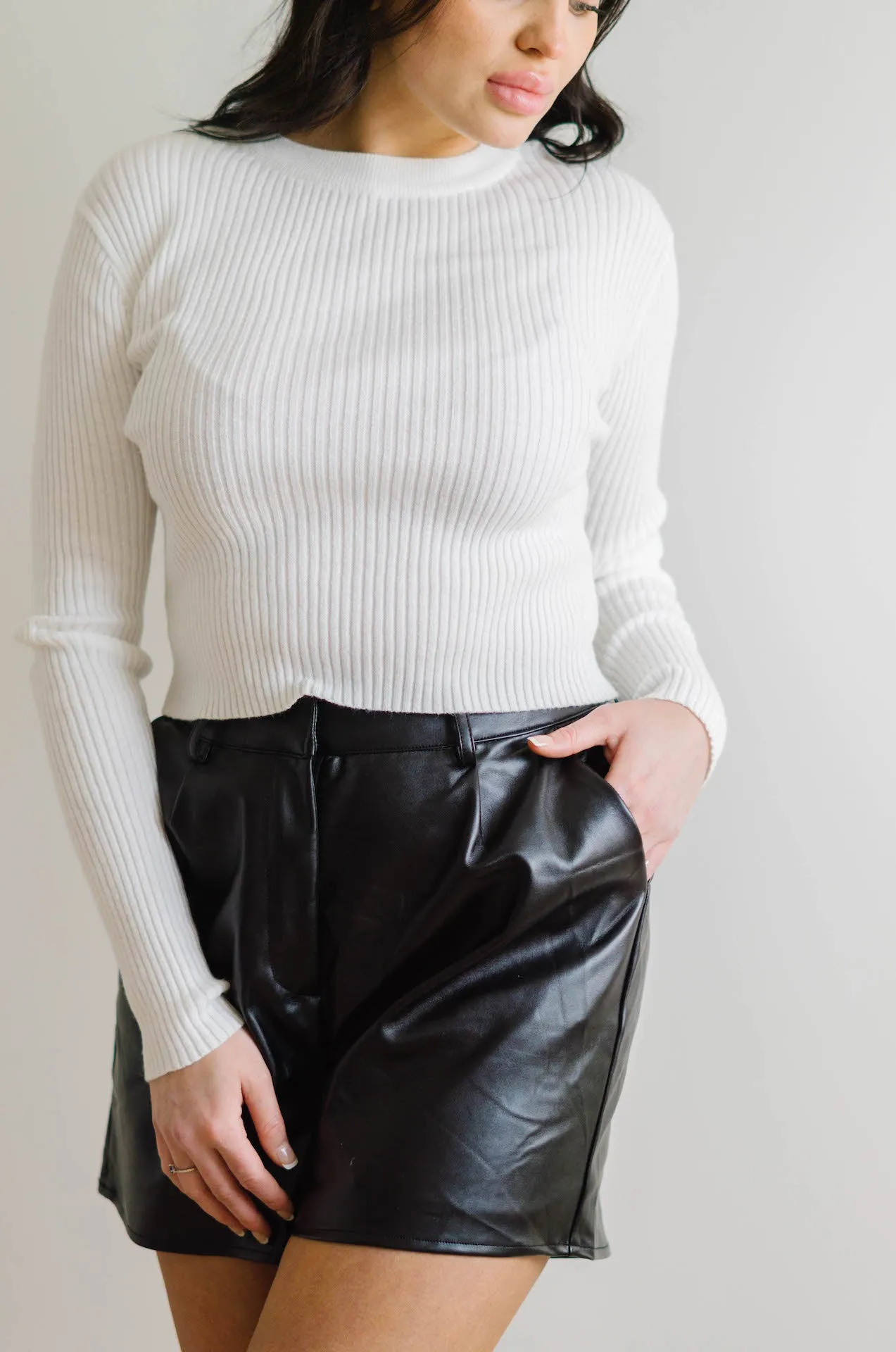 Fitted Ribbed Crew Neck Sweater - White