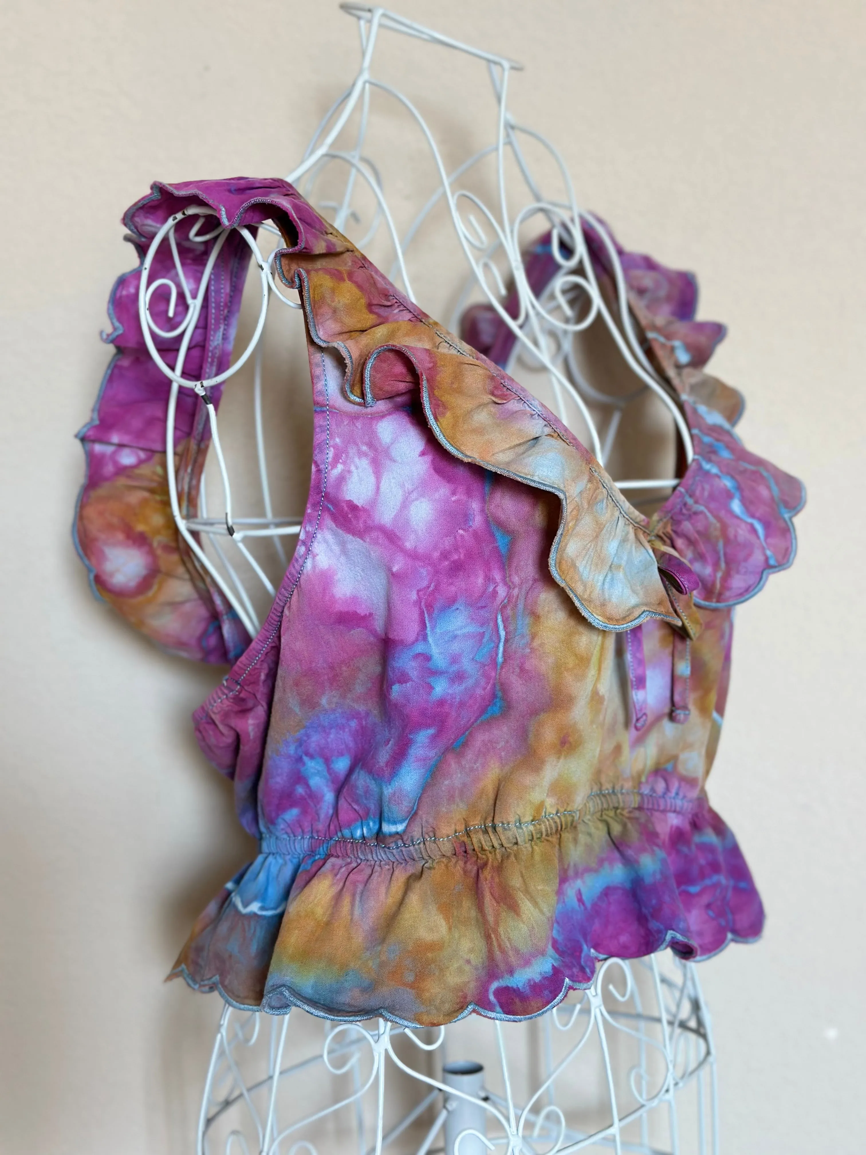 Women’s Large (fits like an XL) Geode Ruffle Trim Chambray Crop Top in ‘Bird Song’